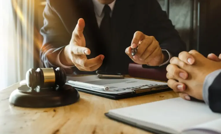 موثق وكالة شركات يقدم خدمات التوثيق القانوني في الرياض