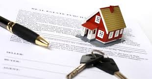 توقيع عقد بيع عقار لدى موثق في الرياض مع صك إلكتروني وختم معتمد